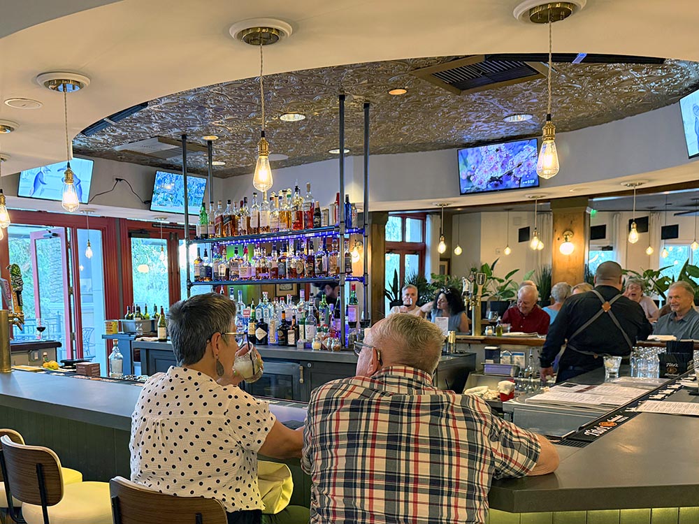 Giuseppis Palm Desert Bar